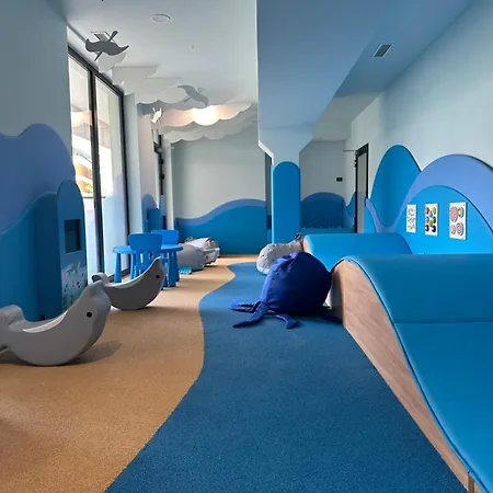 Wakacyjny Baltic Waves - Taras 180 M2 *