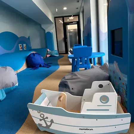 Wakacyjny Baltic Waves - Taras 180 M2 *