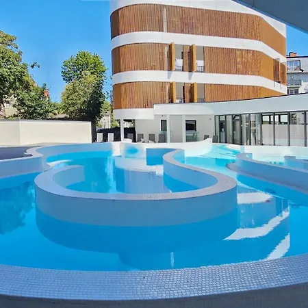 Wakacyjny Baltic Waves - Taras 180 M2 *