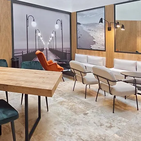 アパート Wakacyjny Baltic Waves - Taras 180 M2 ミエンジズドロイェ